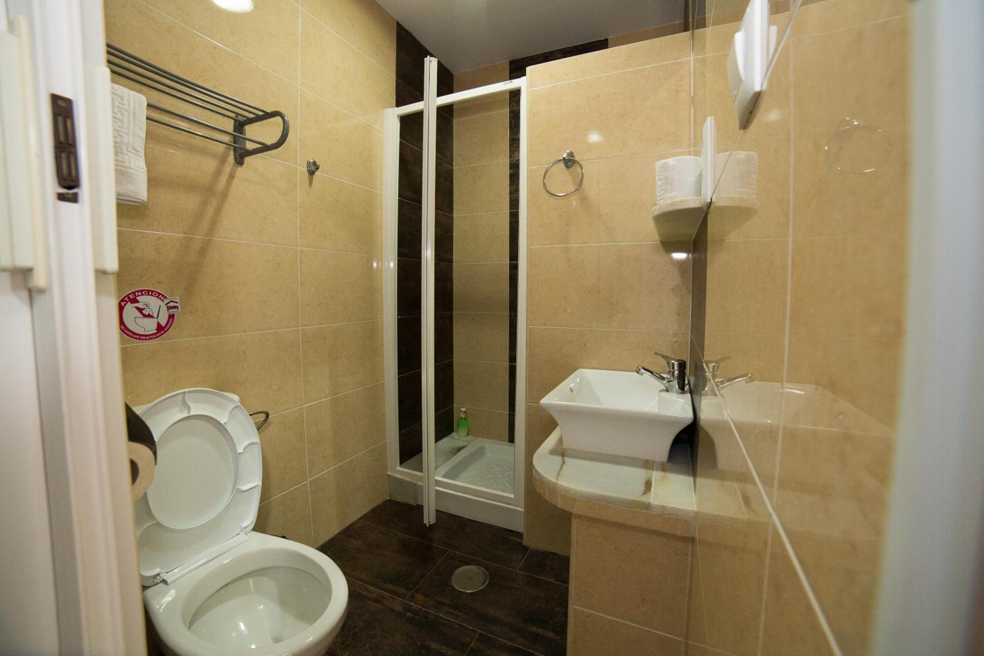 Chambre Lits Jumeaux avec Salle de Bains Privative