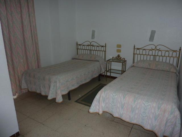 Basic Double or Twin Room,917128117:JPEG